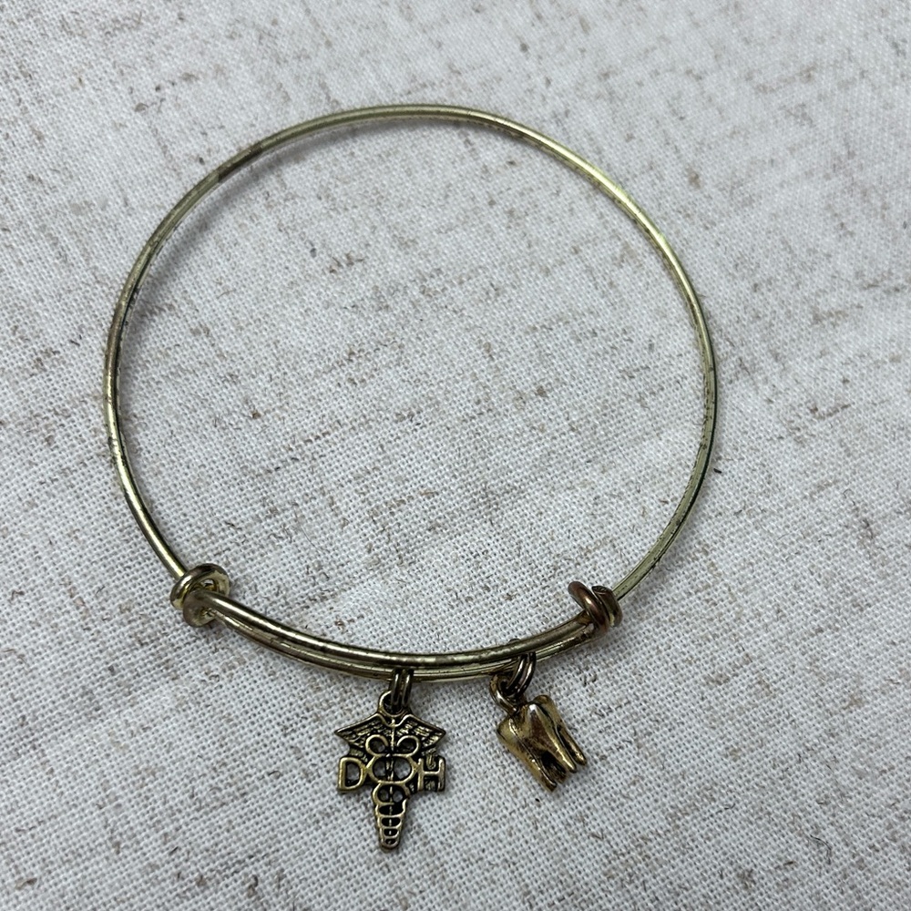 Dental hygienist charm bracelet 🦷